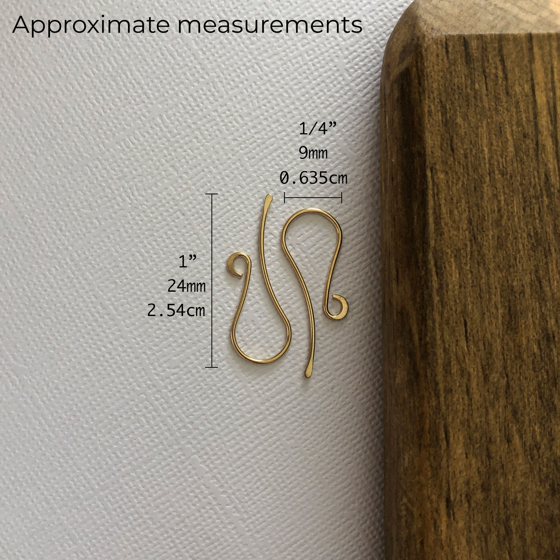 Diagram showing the dimensions of the 18k gold shepherd hook ear wire.